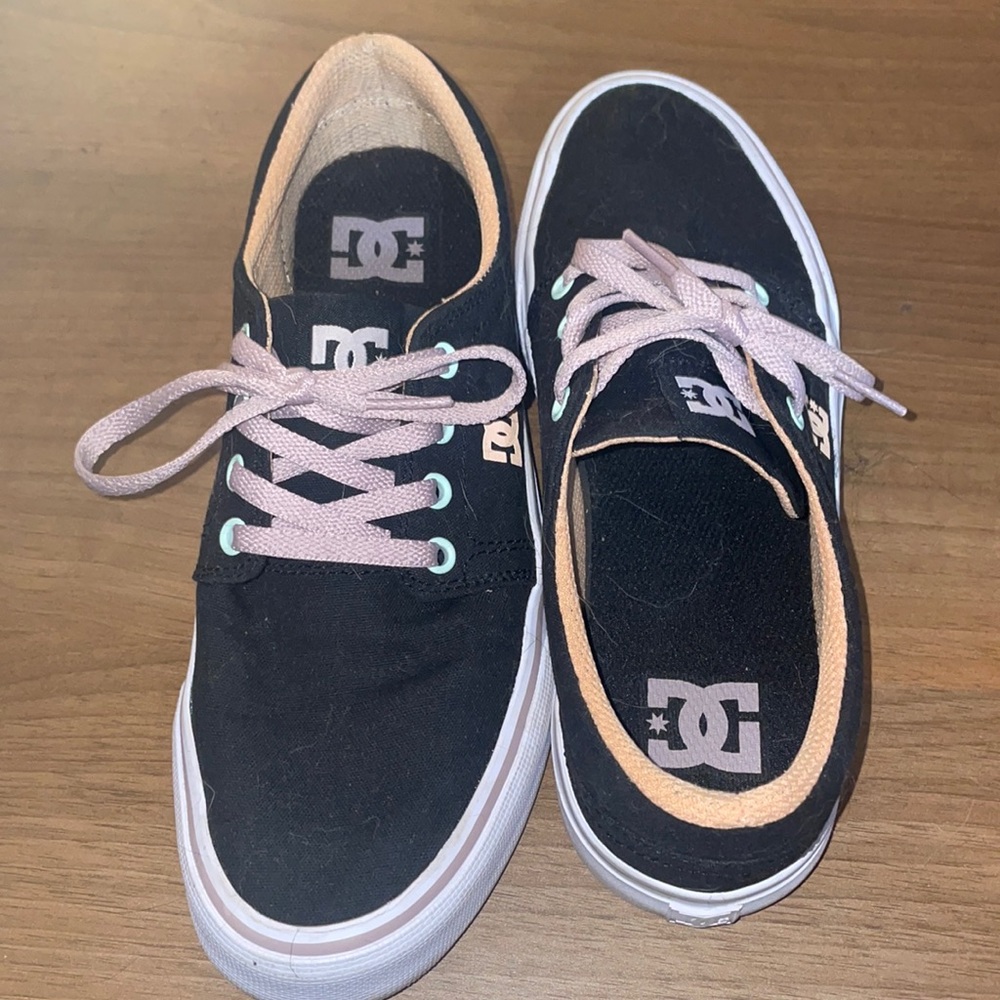 DC Sneakers